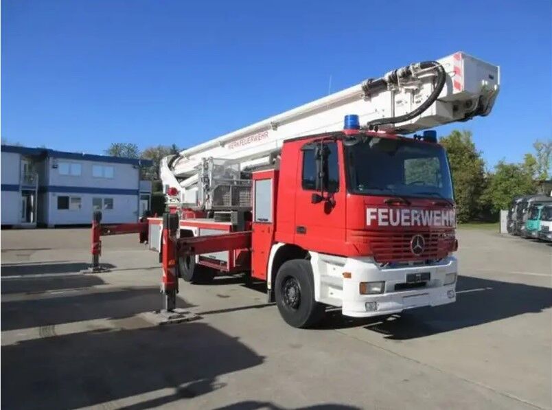 camion nacelle Mercedes-Benz Actros 2640 6x2 Emelőkosaras 42m