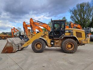 chargeuse sur pneus CAT 938M (with round steer)