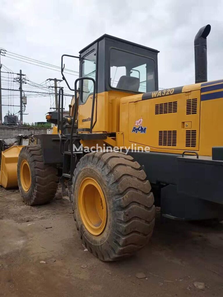 chargeuse sur pneus Komatsu WA320-3