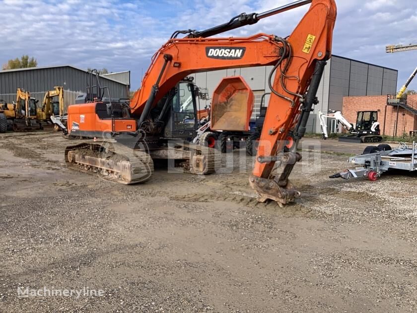 pelle sur chenilles Doosan Dx 255 Lc