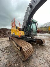 pelle sur chenilles VOLVO EC220LC