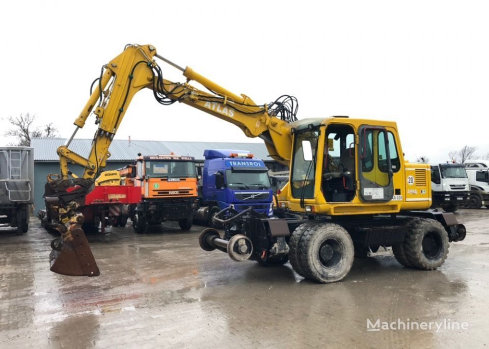 pelle sur pneus Liebherr 314