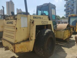 rouleau compresseur BOMAG BW217