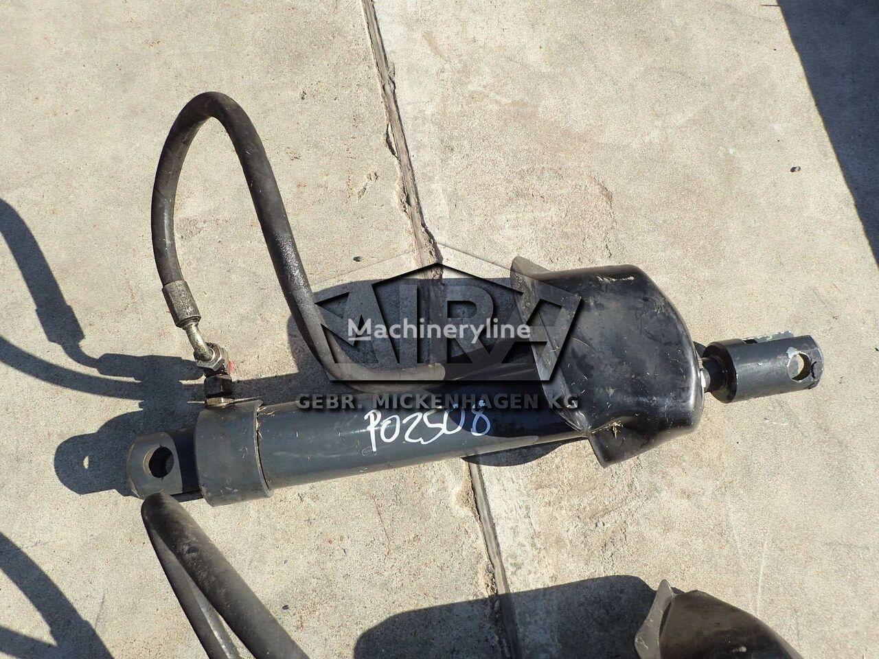 vérin hydraulique steering cylinder pour rouleau compresseur BOMAG BW 174